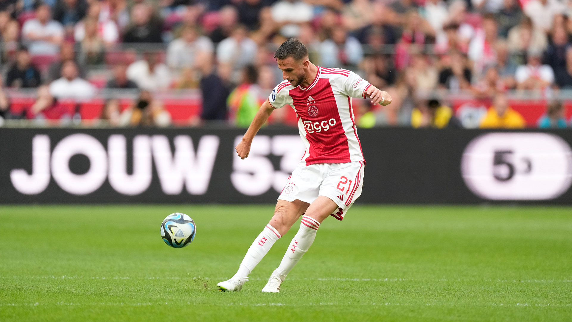 Highlights Ajax Almere City Bergwijn Shines