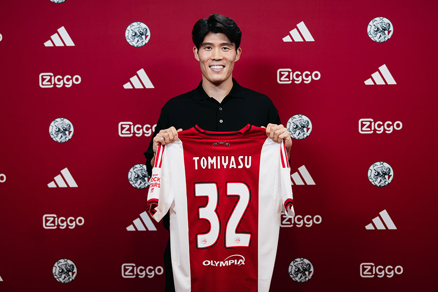 Tomiyasu Contract 900 2