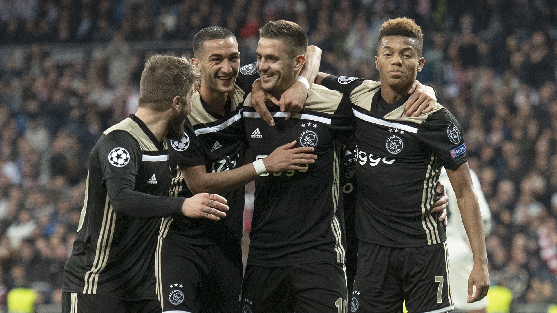 On This Day | Ajax players silence Real Madrid supporters at the Bernabéu