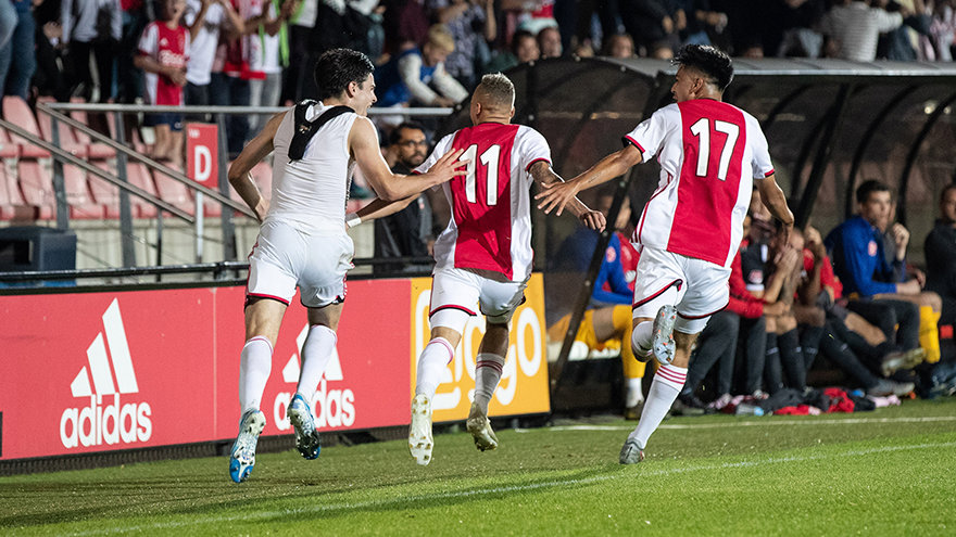 -ajax-reserves-defeat-almere-city-after-bizarre-final-minutes-