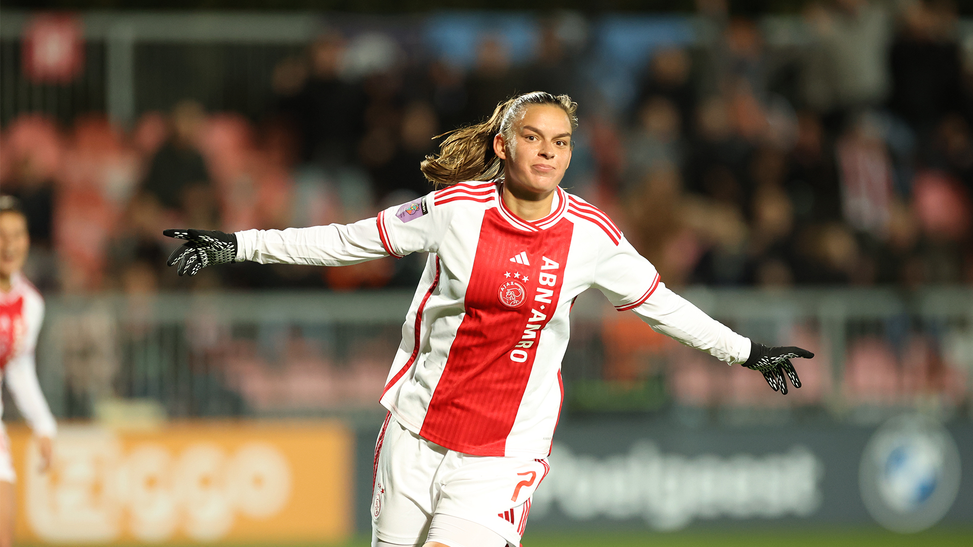 Soccerdonna on X: .@AjaxVrouwen win their 5️⃣th KNVB Beker Cup by beating @PSV_Vrouwen with 2:1. ⚪️🔴 Ajax's men's team lost to PSV men's in yesterday's cup final, so it's a successful revenge.