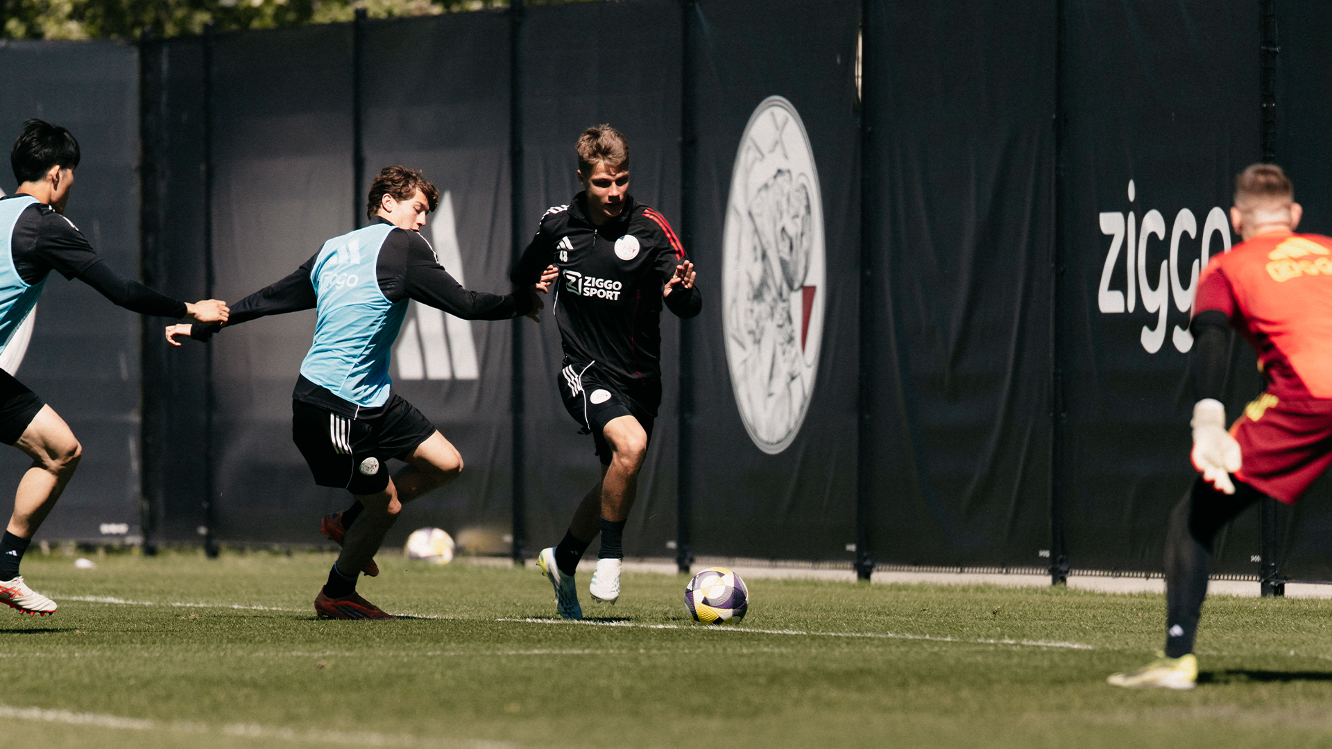 Ajax is preparing at De Toekomst for the clash with PSV