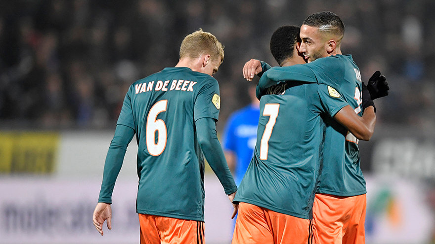 ajax-has-tough-time-in-zwolle-