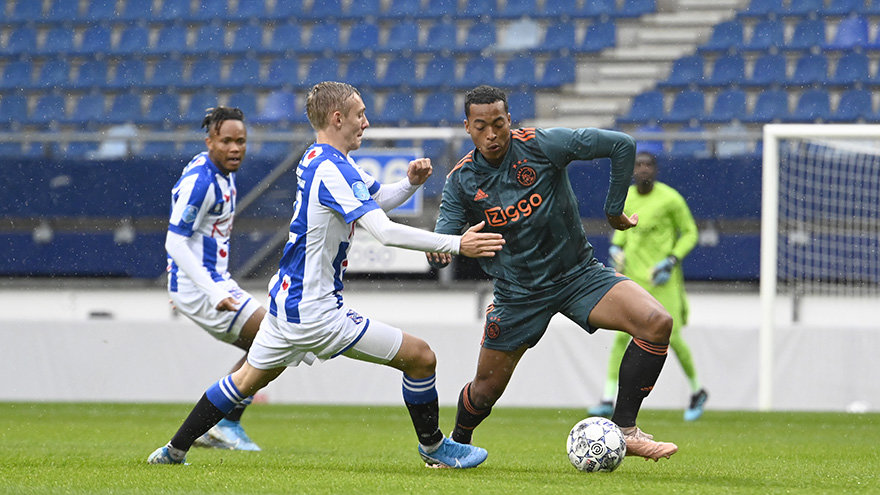 ajax-loses-friendly-match-in-rainy-heerenveen-