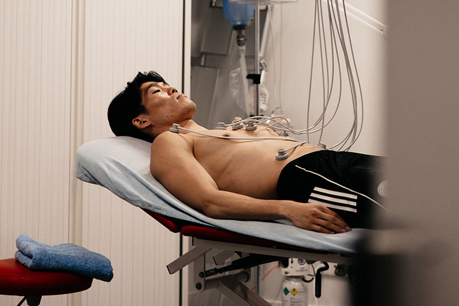 Tomiyasu Keuring 2 900