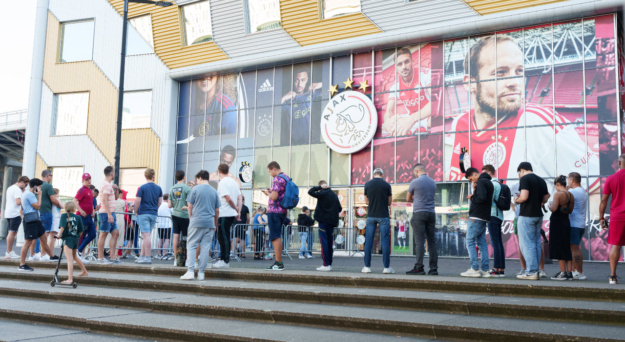 Ajax' new third shirt is very dashing - Unisportstore.com