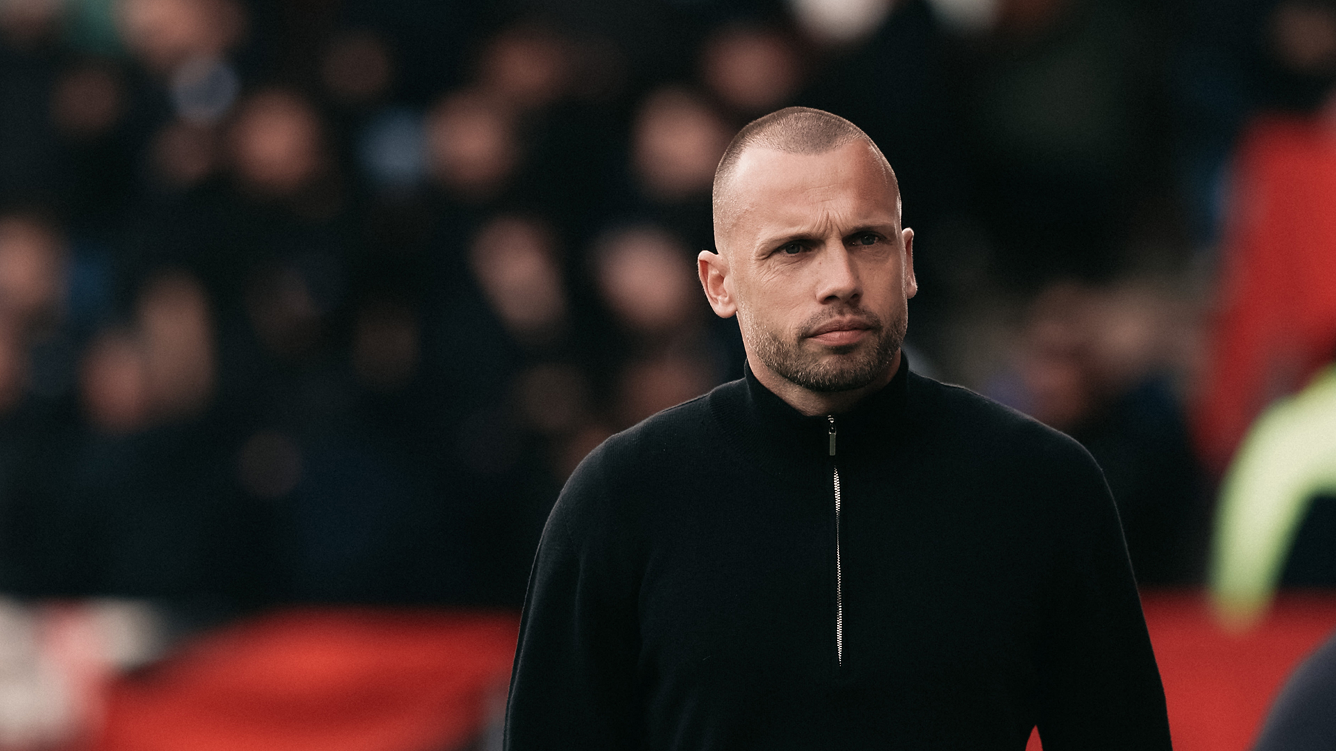 Ajax suspends John Heitinga