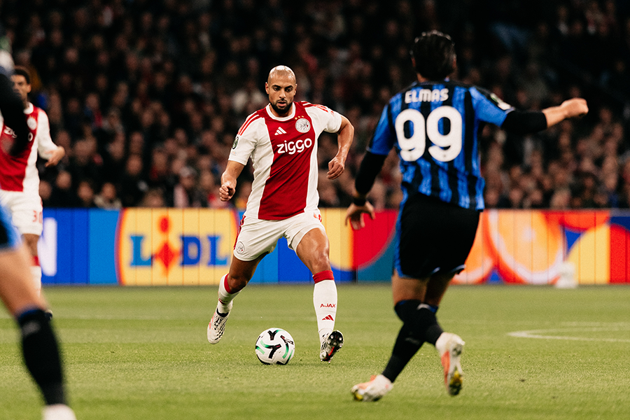 Ajaata Amrabat Bal 900