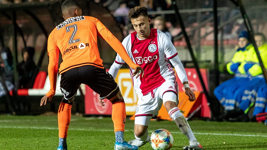 ajax-loans-out-kuhn-to-bayern-munich-