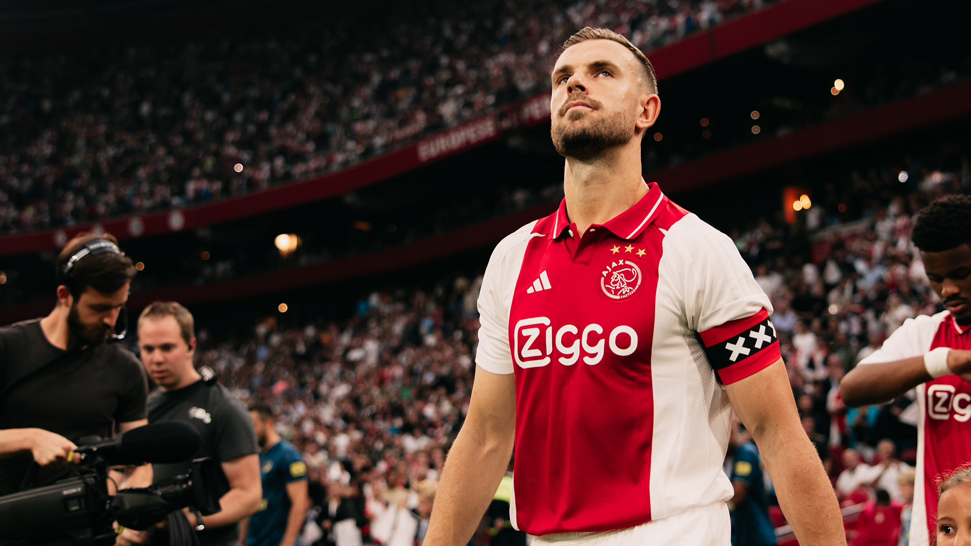 Henderson leaves Ajax