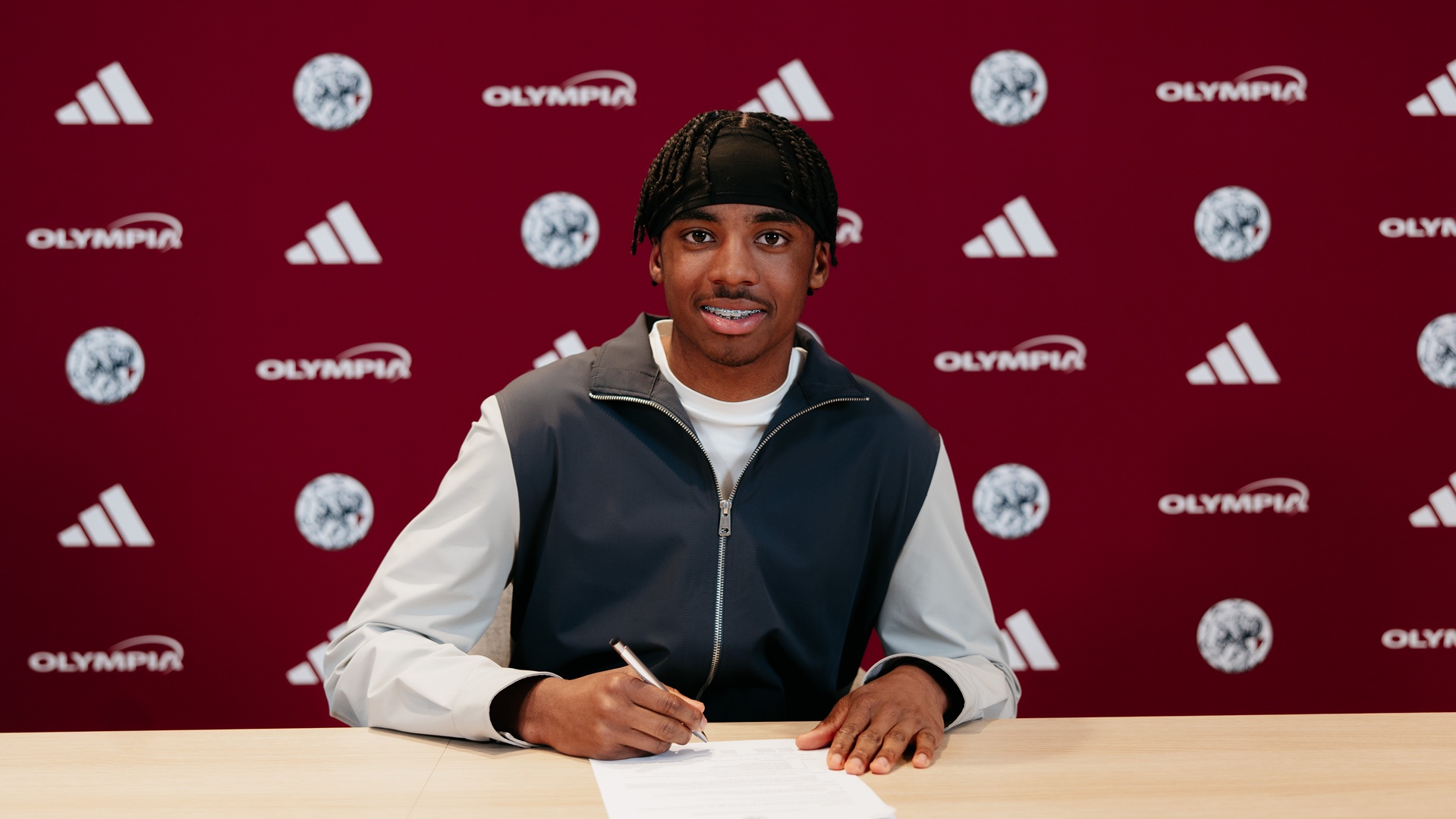 Ajax signs Paulo Da Silva