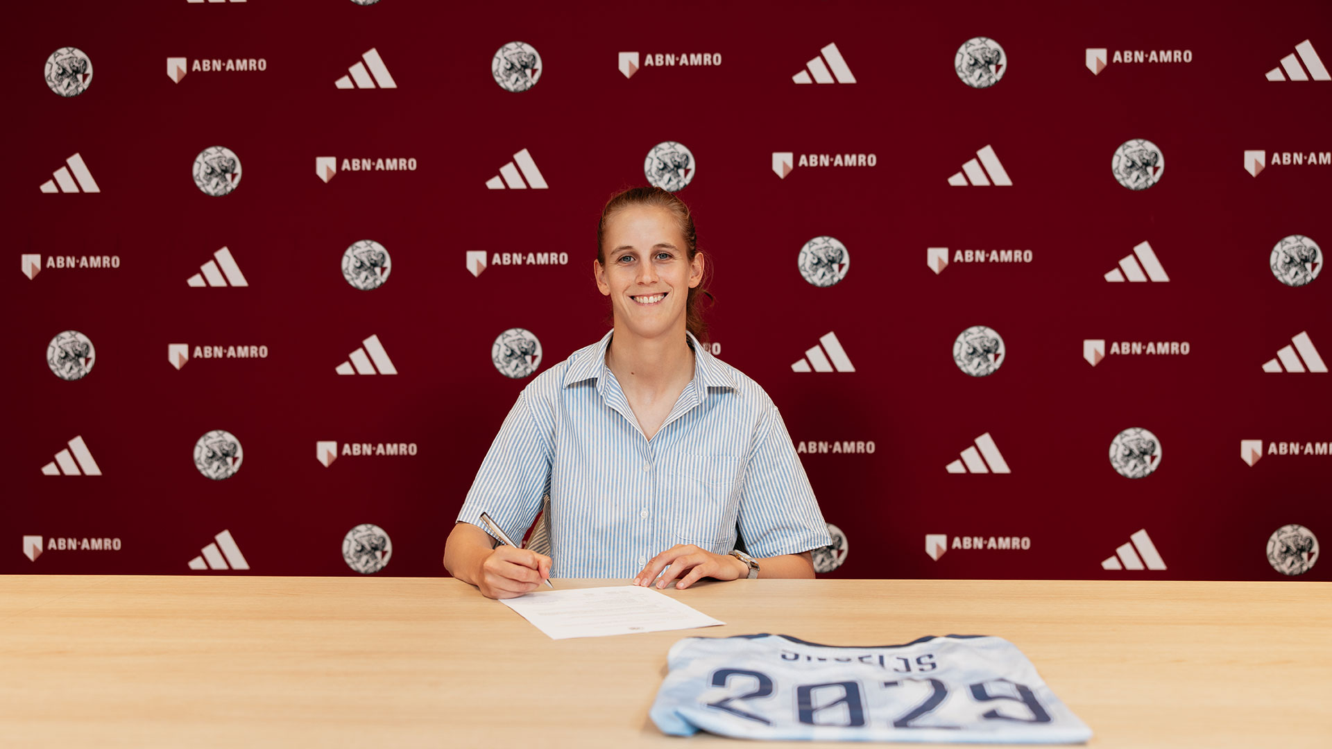 Dolf Roks Ajax has reached an agreement with Katja Snoeijs