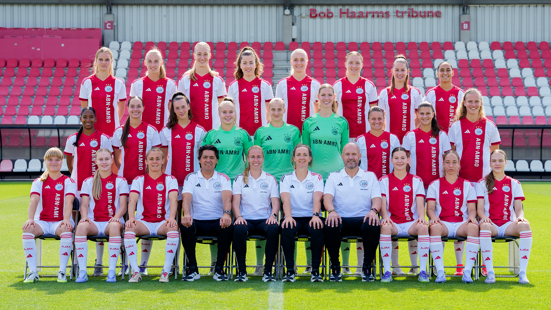 Ajaxvrouwenelftalfoto2526