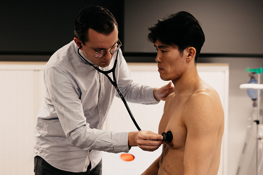 Tomiyasu Keuring 3 900